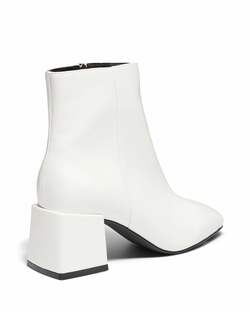 Therapy Shoes AU Cole White