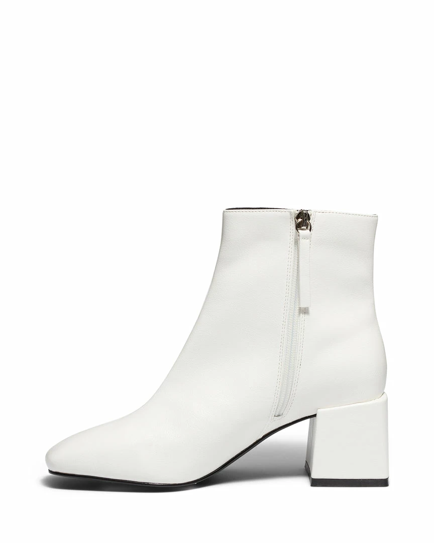 Therapy Shoes AU Cole White