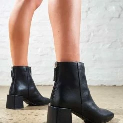 Therapy Shoes AU BOOTS Cody Black Tumbled