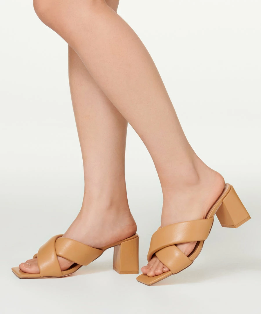 Therapy Shoes AU Mary-Kate Caramel