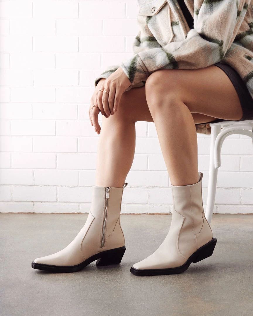 Therapy Shoes AU Kaia Bone