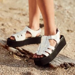 Therapy Shoes AU Lilo White Platform Heels