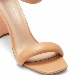 Therapy Shoes AU Sasha Caramel HEELS