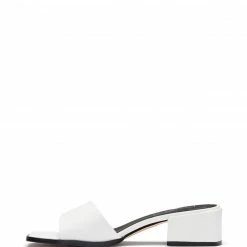 Therapy Shoes AU Stormi White