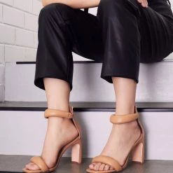 Therapy Shoes AU Sasha Caramel HEELS