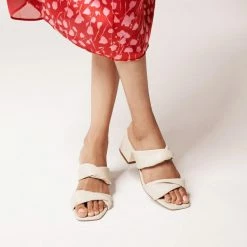 Therapy Shoes AU Serafina Bone