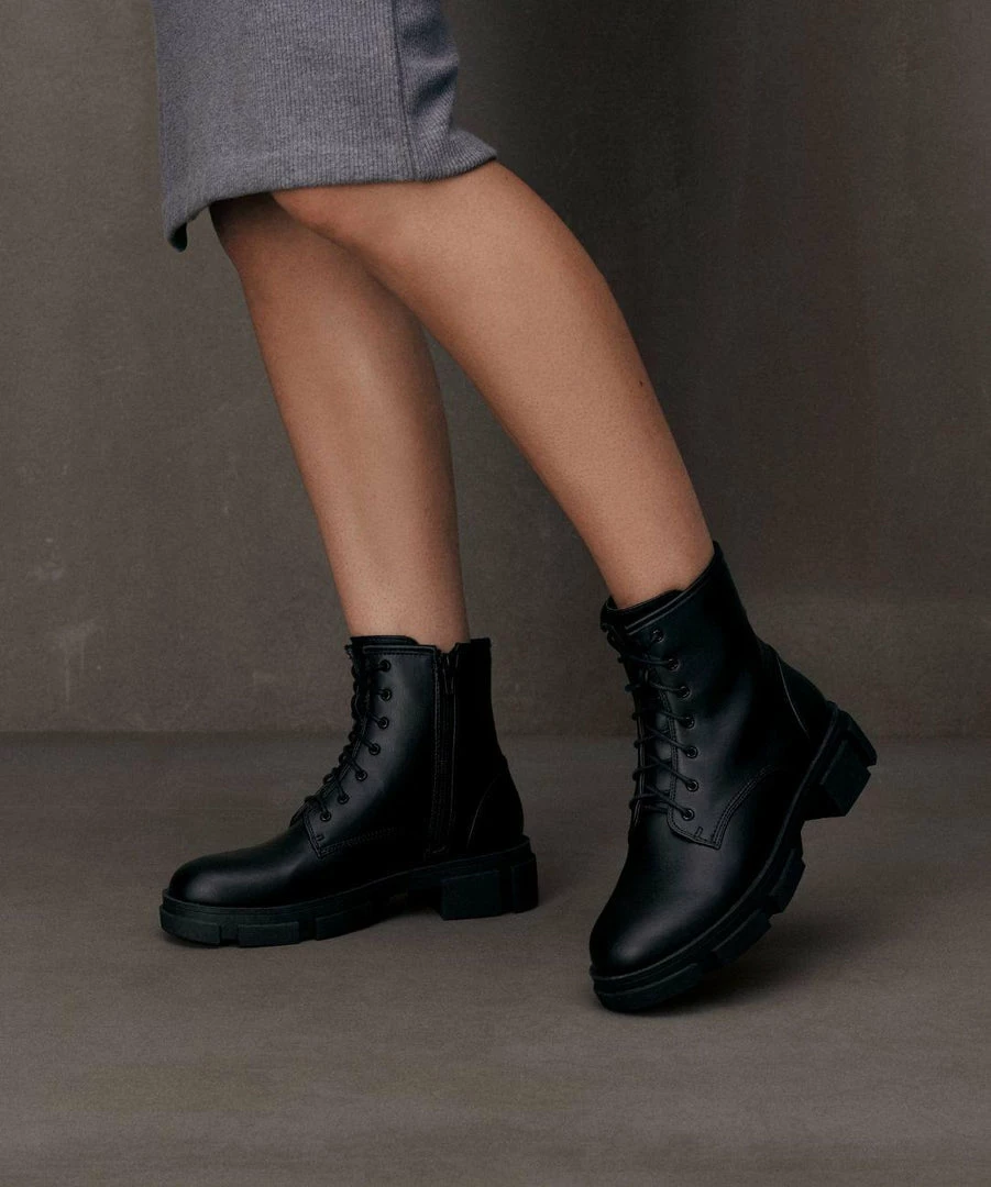 Therapy Shoes AU Nadia Black BOOTS